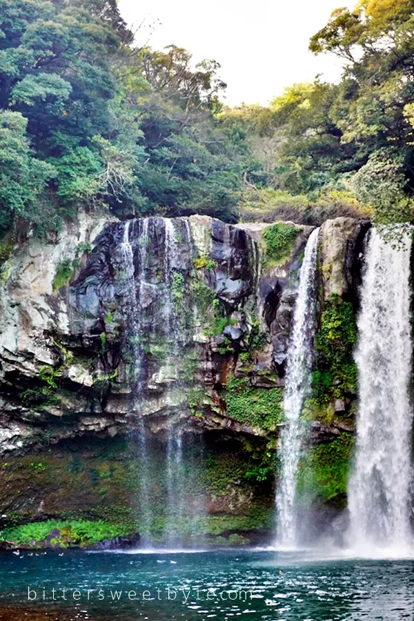 cheonjiyeon waterfall jeju island 15